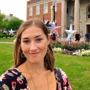 Meet your Posher, Caitlin